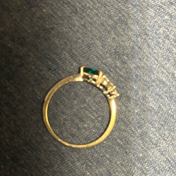 ❤️Genuine Lab Emerald and Genuine Moissanite Size 8 Sterling Silver Ring - Picture 5 of 5